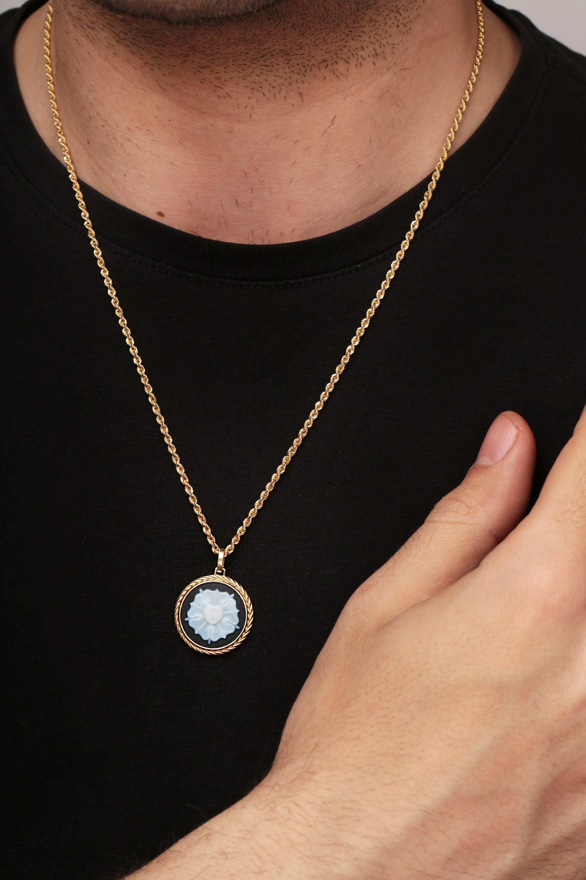 SARDONYX LUTHER ROSE NECKLACE
