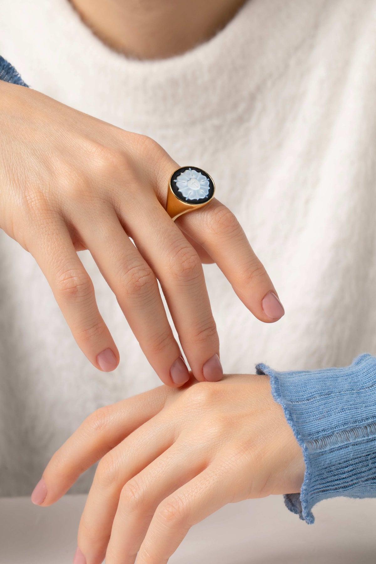 SARDONYX LUTHER ROSE RING