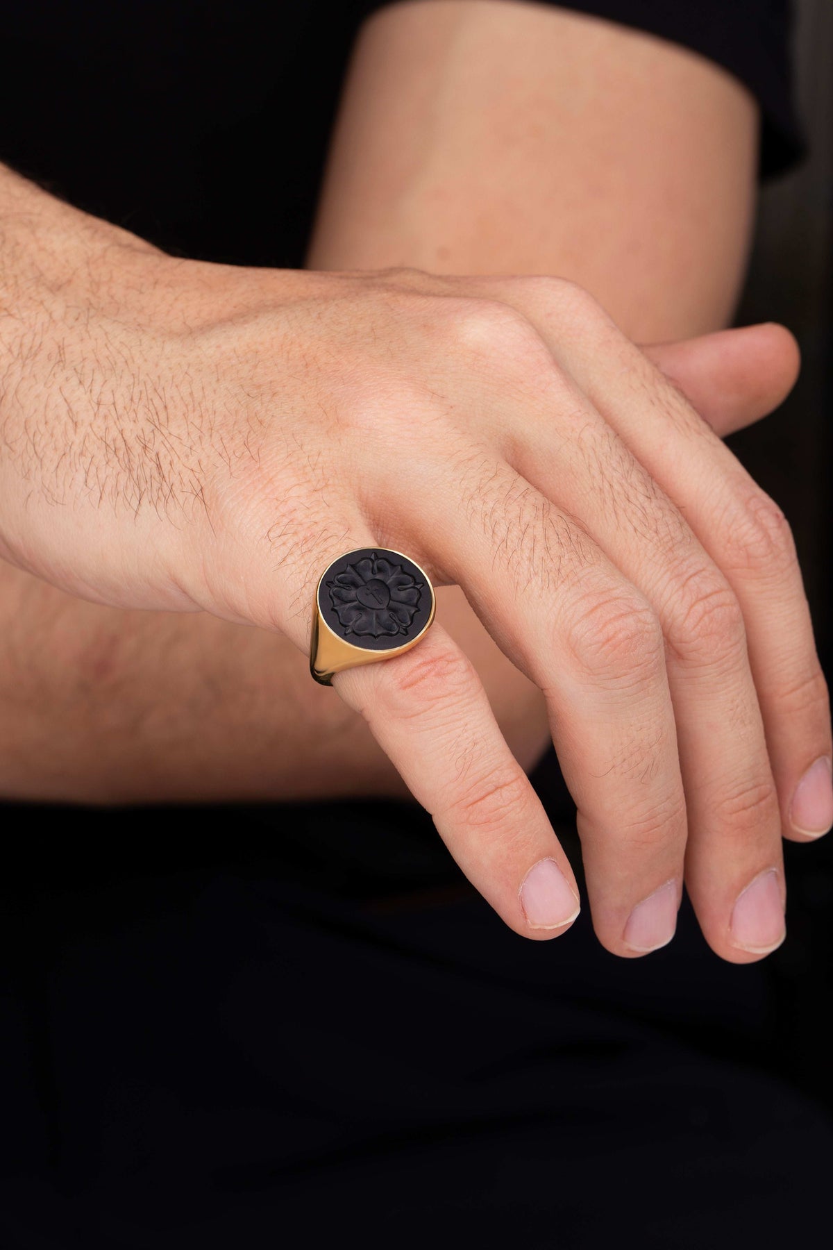 ONYX LUTHER ROSE RING