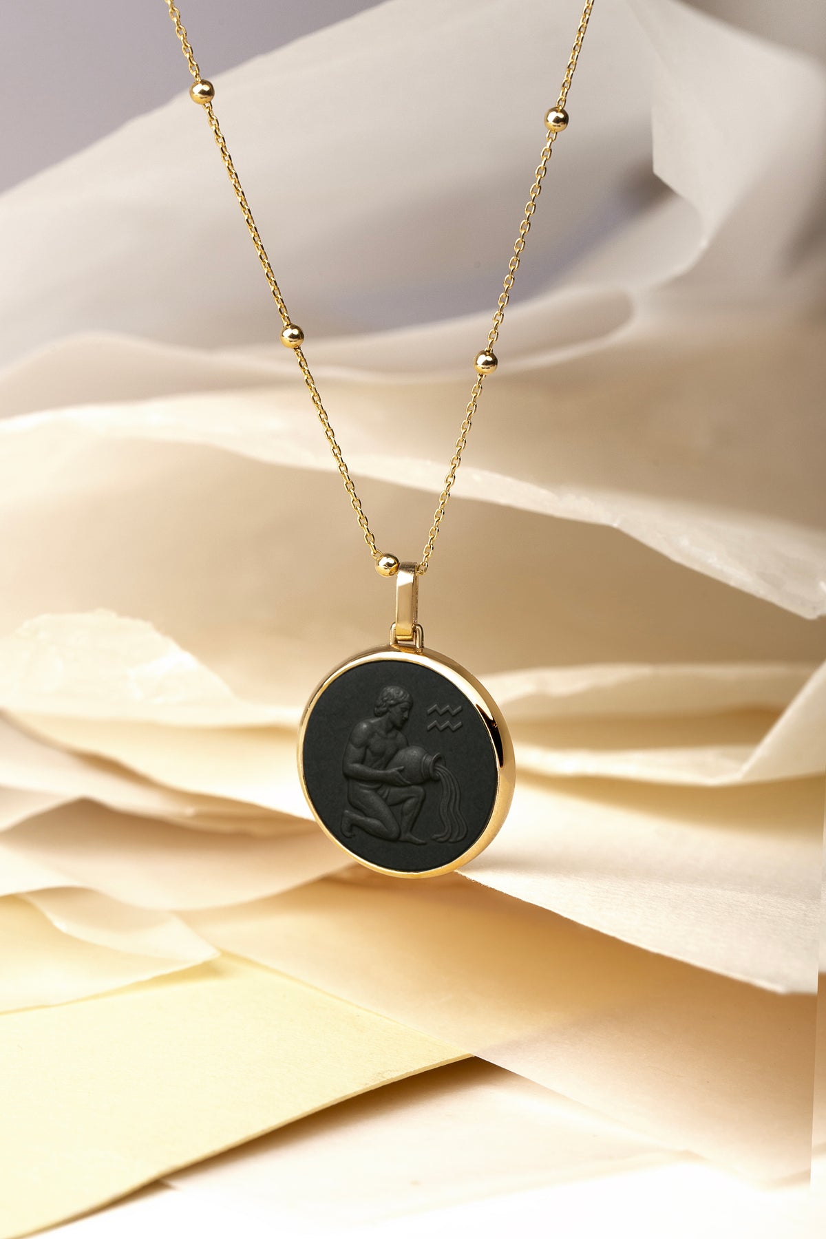 ONYX AQUARIUS NECKLACE